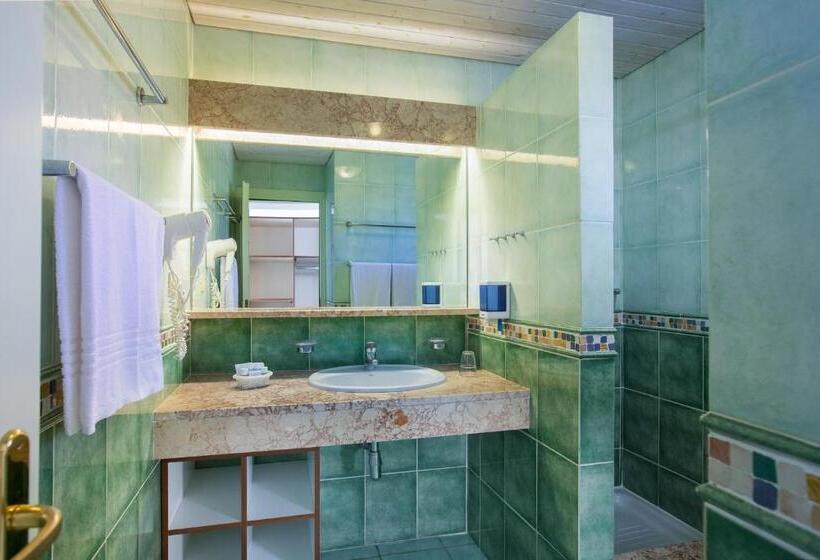 فندق Tirreno Resort