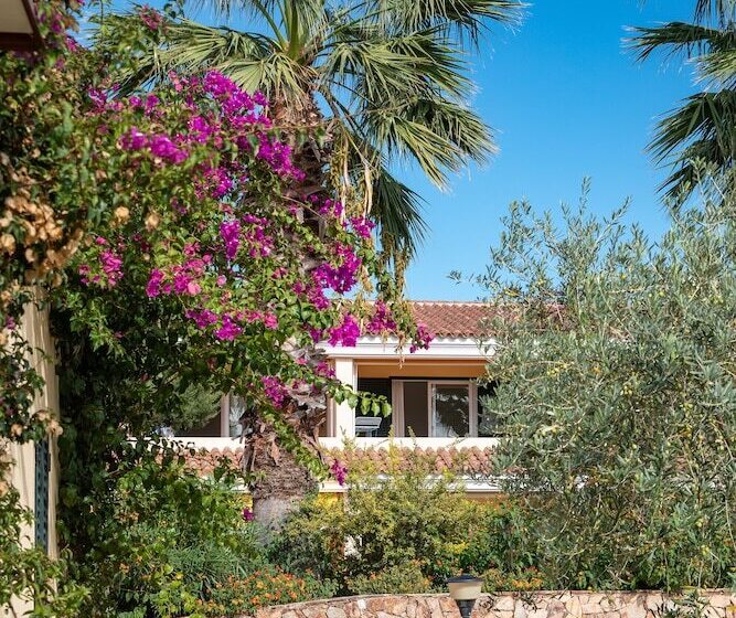 فندق Tirreno Resort