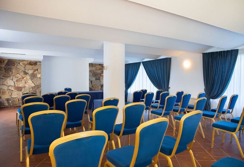 فندق Tirreno Resort