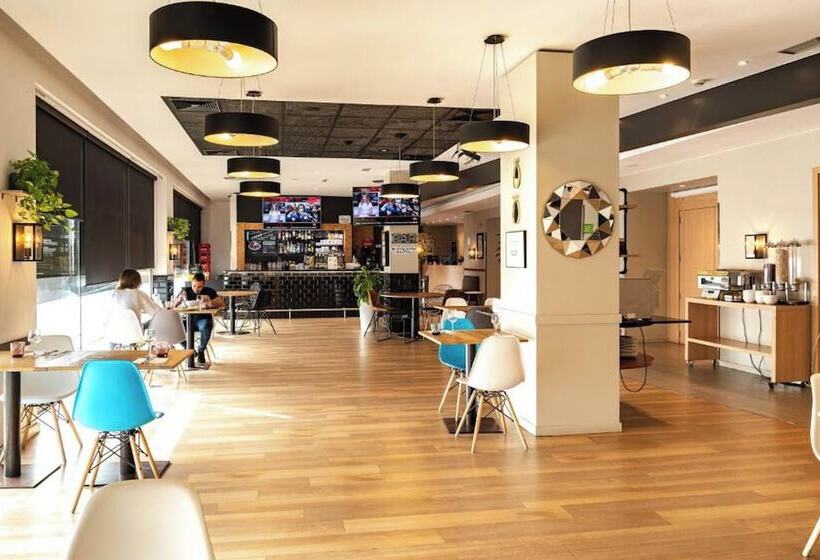 ホテル Travelodge Barcelona Cornella Fira