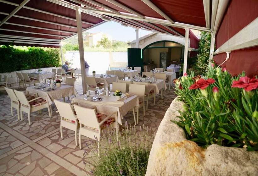 فندق Villa Rustica Dalmatia Apartments