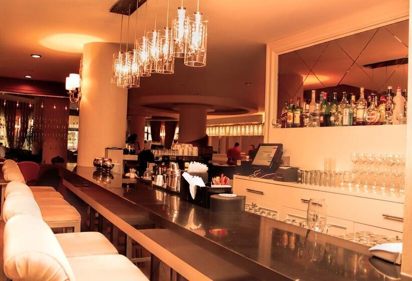 Vuni Palace Hotel & Casino & Spa