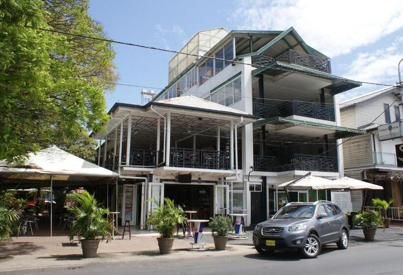 هتل Zeelandia Suites