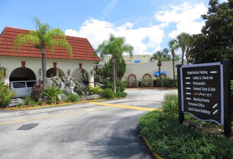 Maingate Lakeside Resort