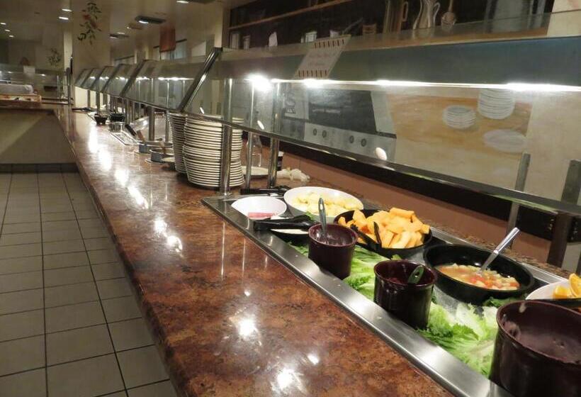 Maingate Lakeside Resort