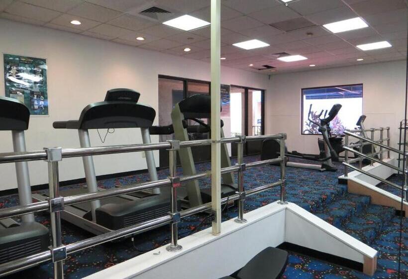 Maingate Lakeside Resort