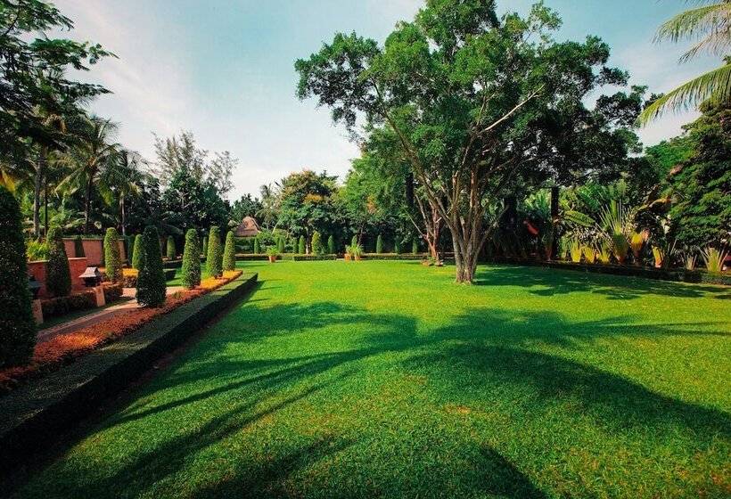 Paradox Resort Phuket   Sha Plus