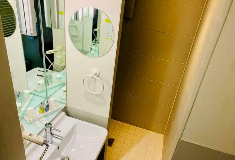 Standing Hotel Suites By Actisource