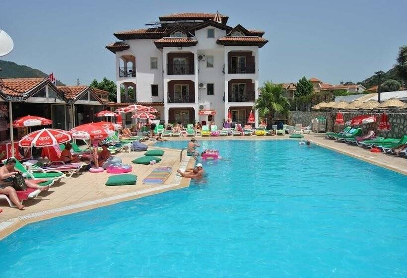 Club Ekinci Palace