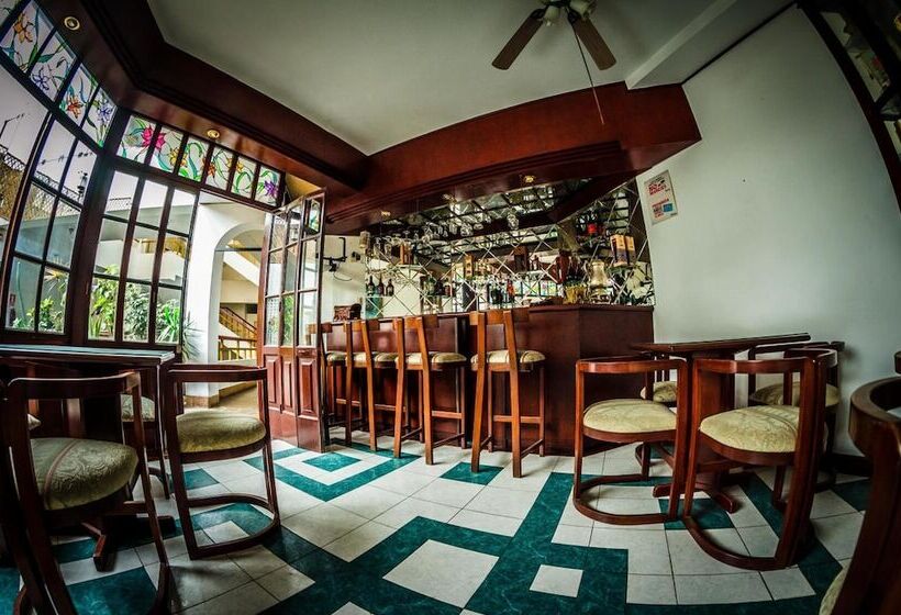 Gran Bolivar Hotel Trujillo, Perú
