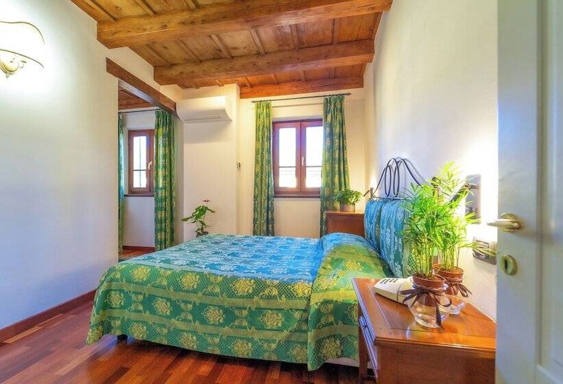 Отель Albergo Falterona