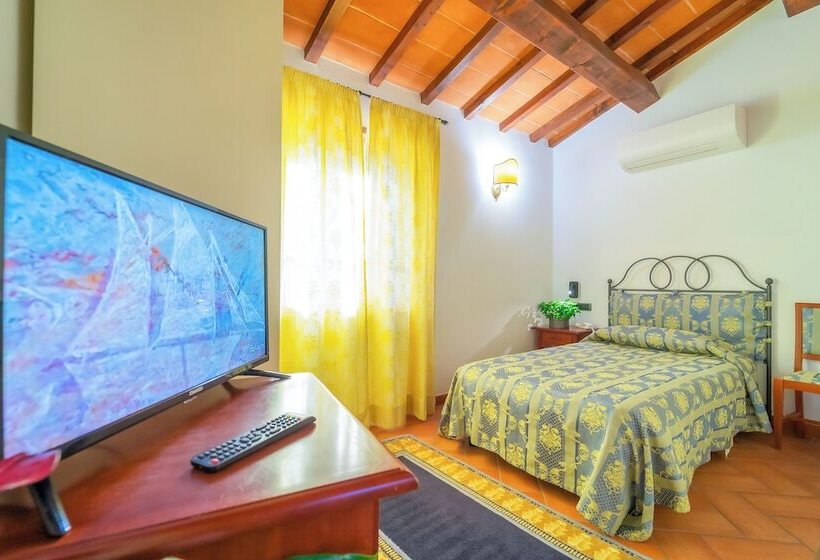 Отель Albergo Falterona