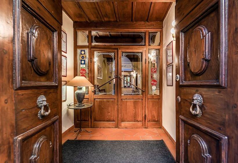 Отель Albergo Falterona