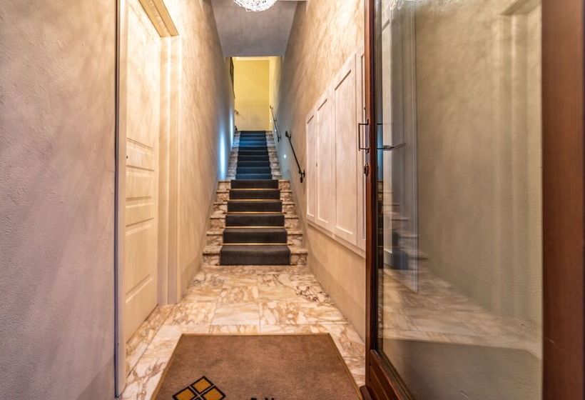 Отель Albergo Falterona