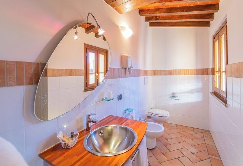 Отель Albergo Falterona