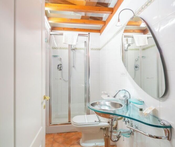 Отель Albergo Falterona