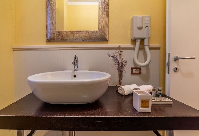 Отель Albergo Falterona