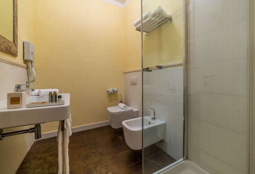 Отель Albergo Falterona