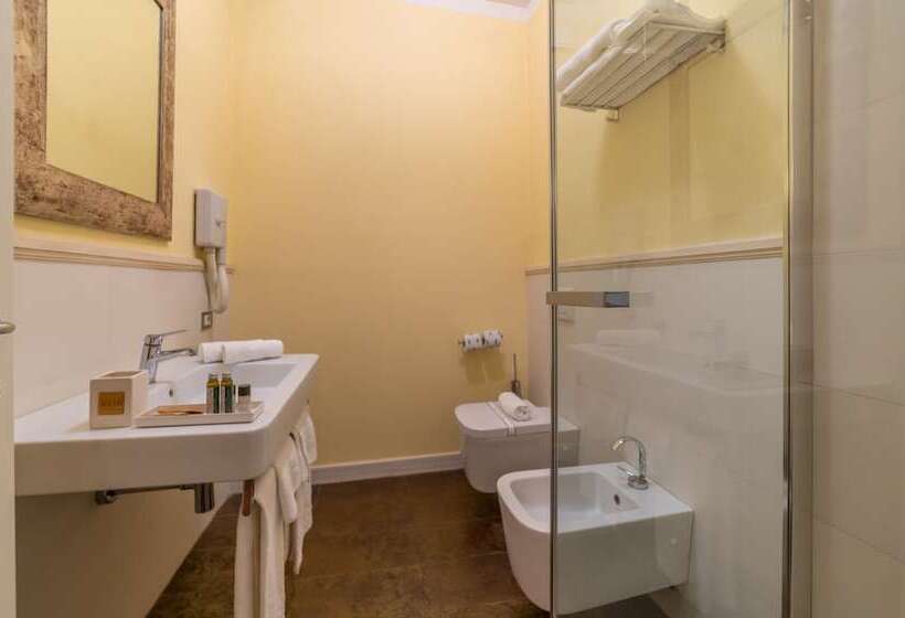 Отель Albergo Falterona