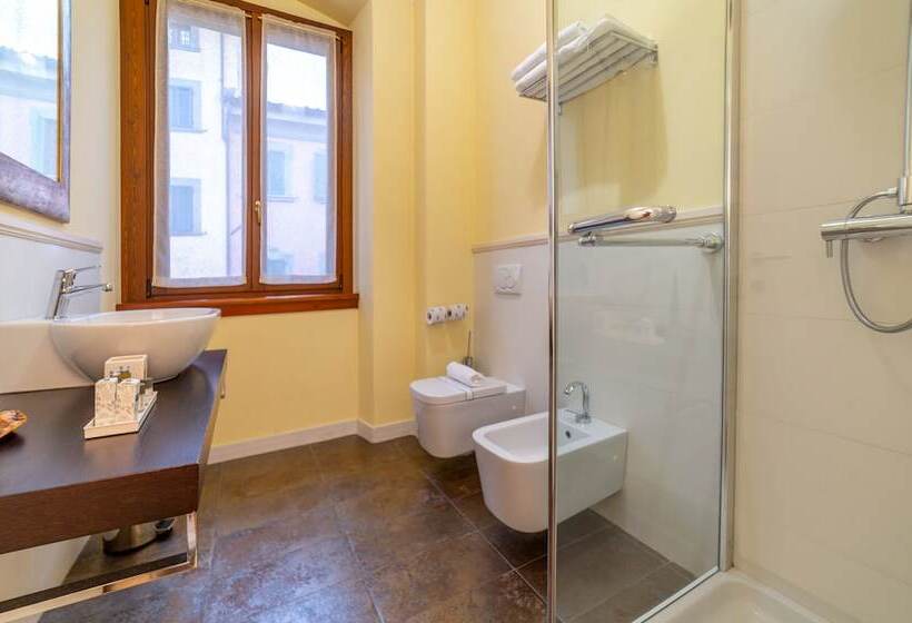 Отель Albergo Falterona