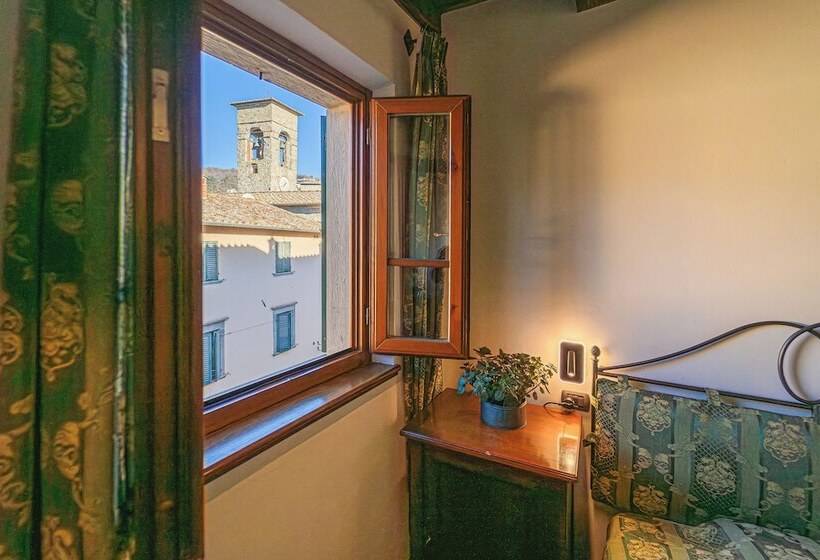 Отель Albergo Falterona