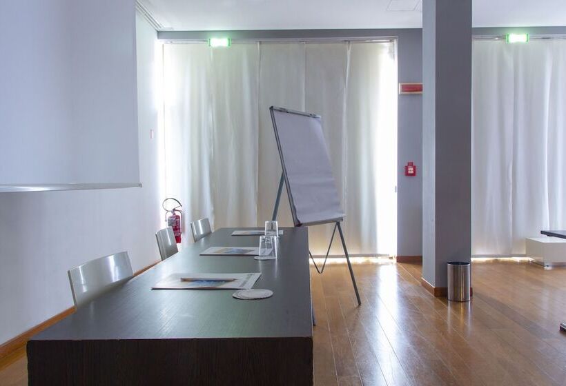 هتل Smy Bologna Centrale