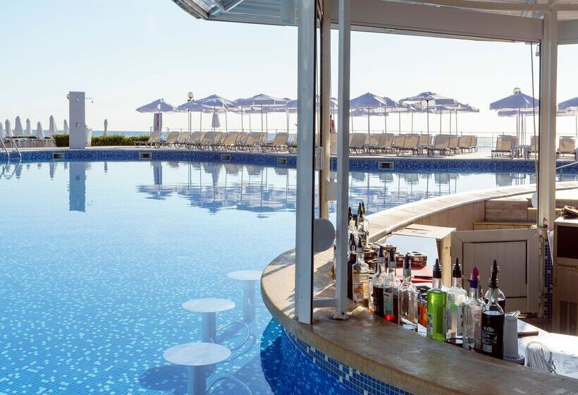 בית מלון כפרי Aluasun Helios Beach