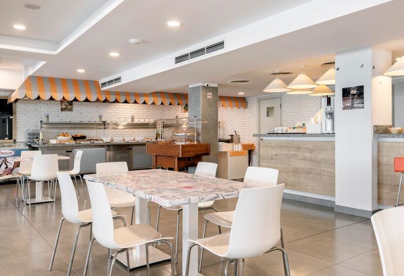 בית מלון כפרי Aluasun Helios Beach