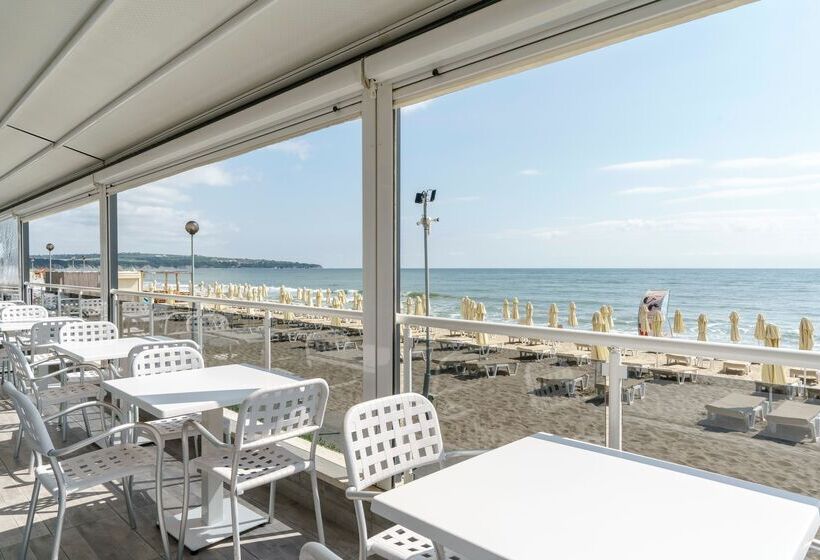 בית מלון כפרי Aluasun Helios Beach