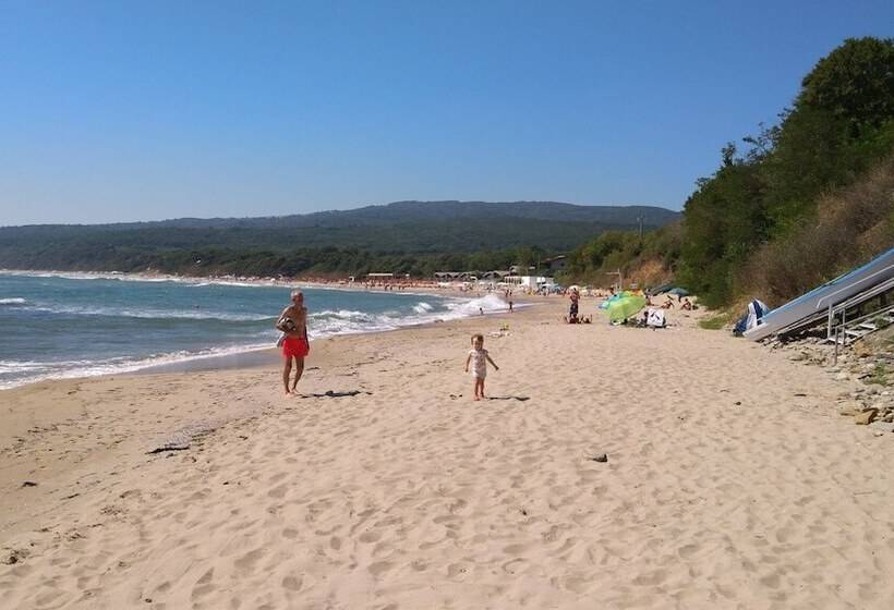 בית מלון כפרי Aluasun Helios Beach