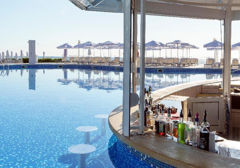 בית מלון כפרי Aluasun Helios Beach