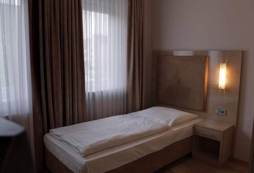 فندق Am Kurfuerstenplatz   Messe