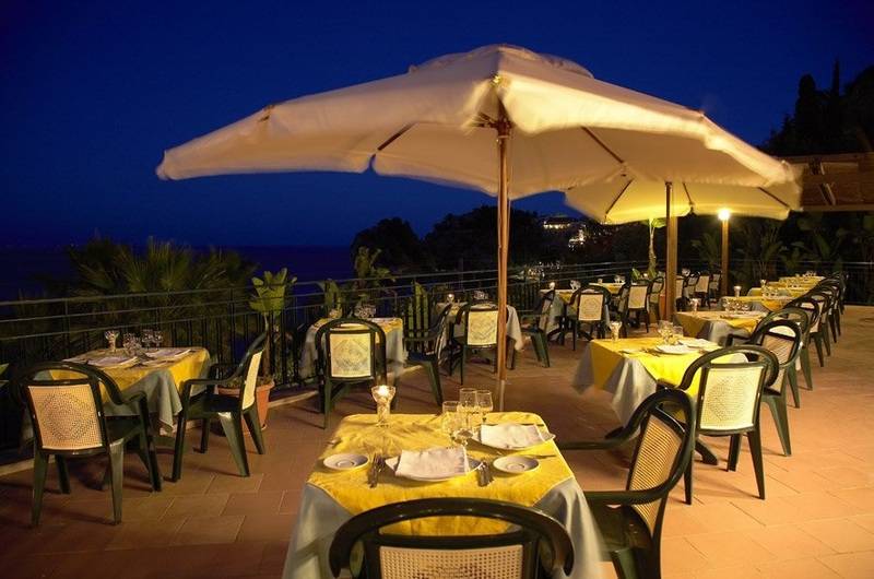 Отель Baia Delle Sirene