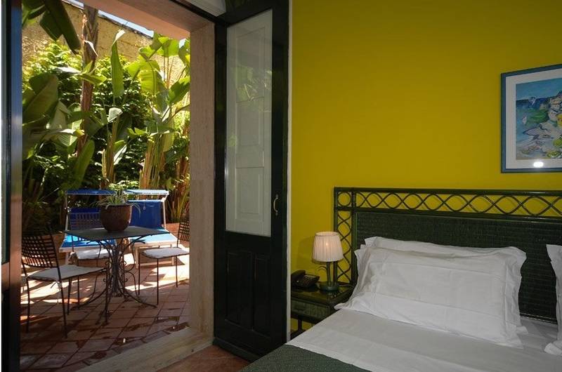 Отель Baia Delle Sirene