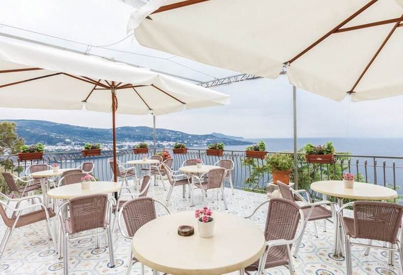 ホテル Baia Serena