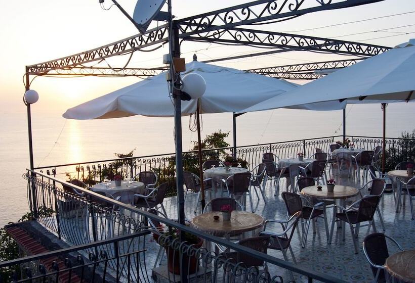 ホテル Baia Serena