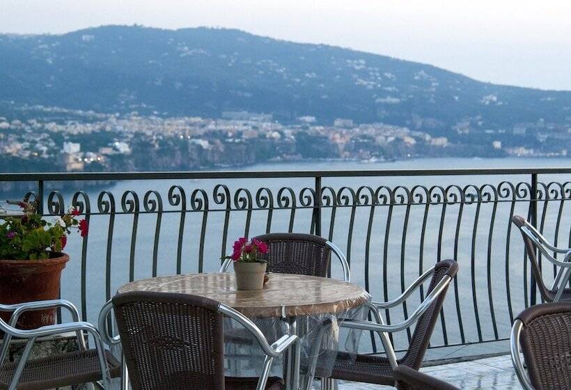 ホテル Baia Serena