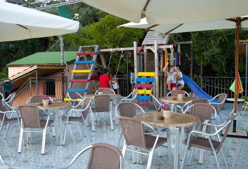 ホテル Baia Serena