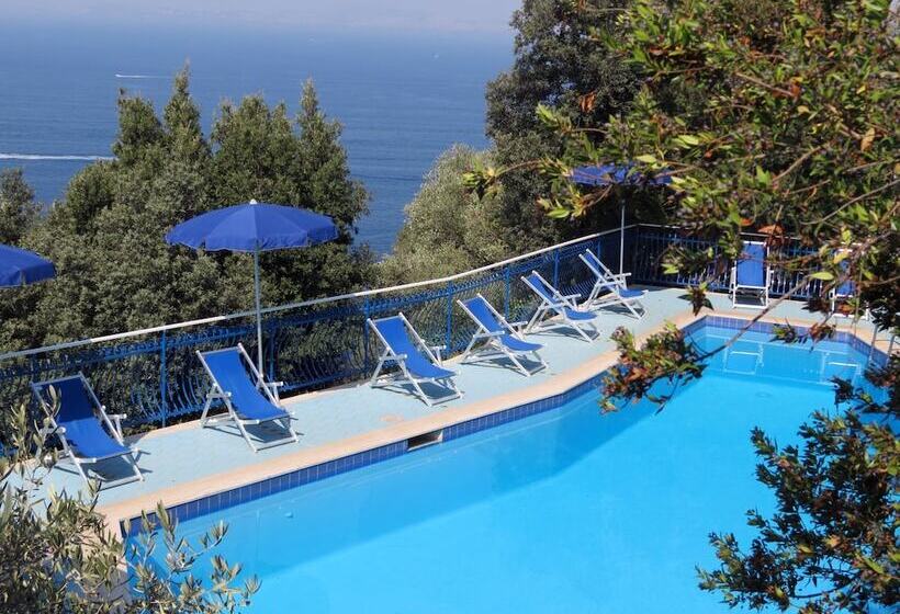 ホテル Baia Serena