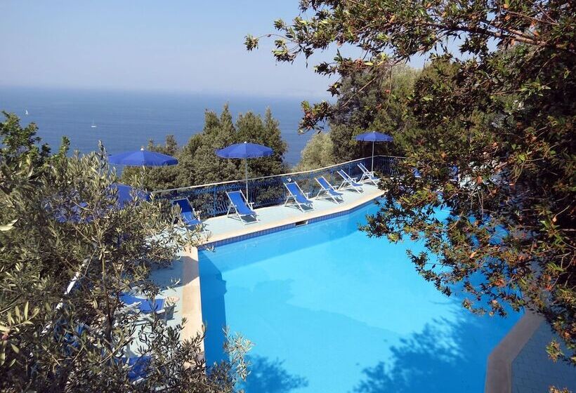 ホテル Baia Serena