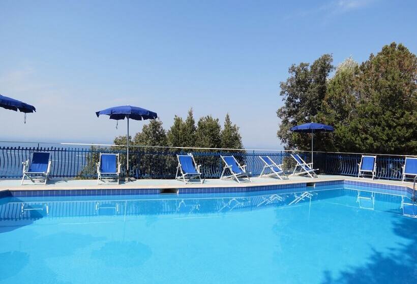 ホテル Baia Serena