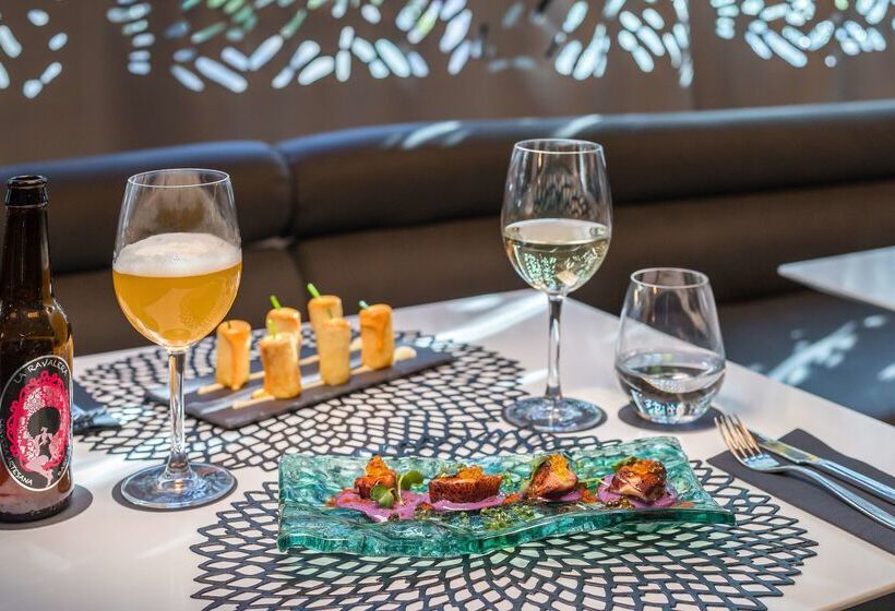 Отель Barcelo Raval