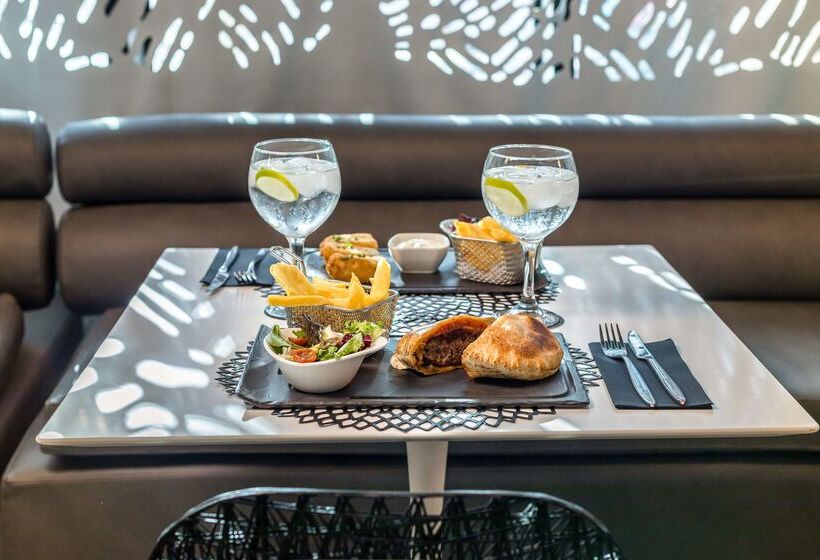 Отель Barcelo Raval