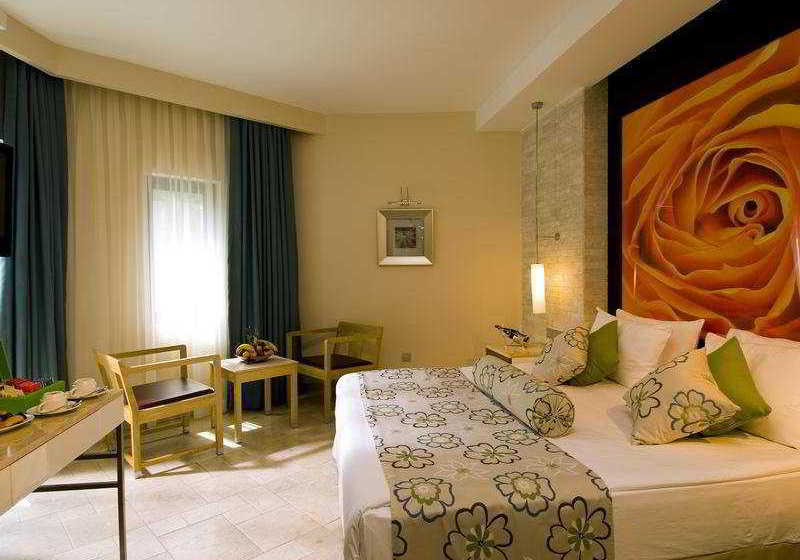 בית מלון כפרי Blue Waters Club