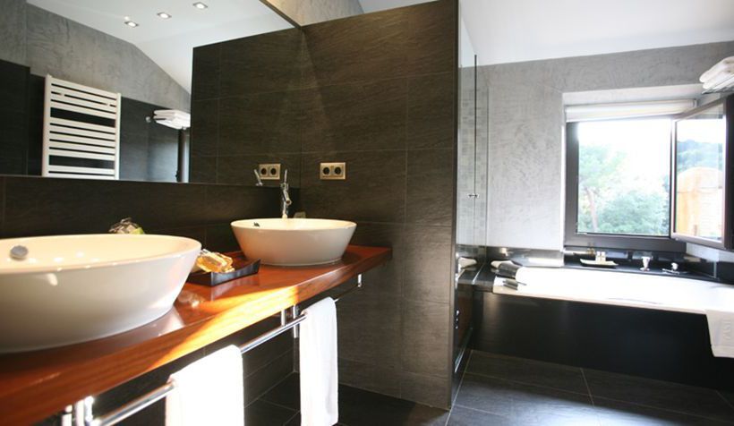 فندق Castell de L'Oliver