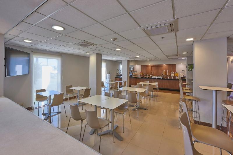 בית מלון כפרי City Express By Marriott Celaya Parque