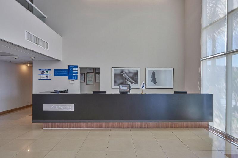 בית מלון כפרי City Express By Marriott Celaya Parque