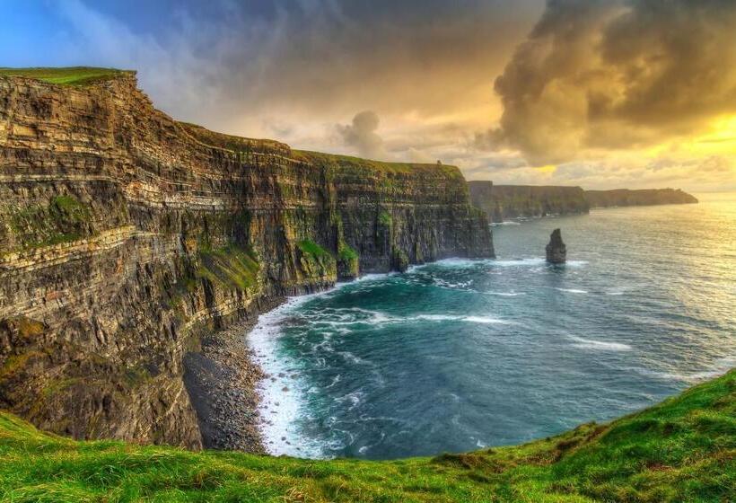 Отель Cliffs Of Moher