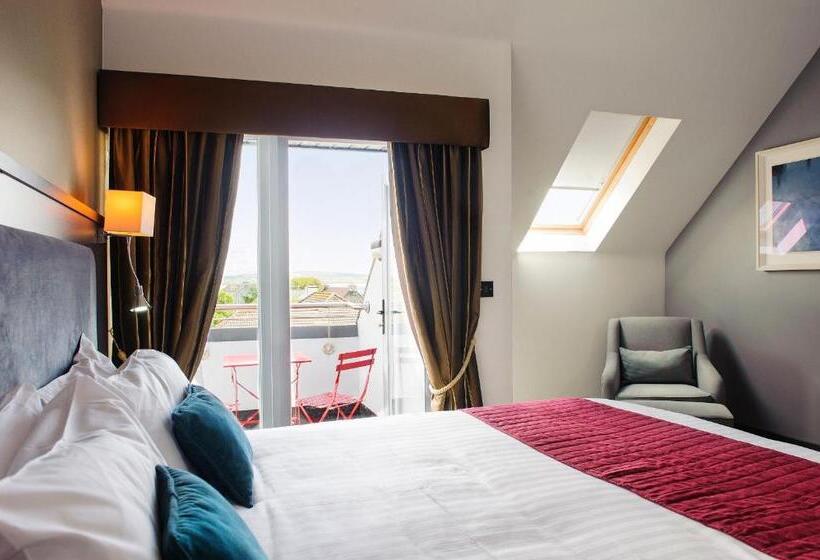 Отель Cliffs Of Moher