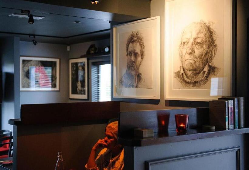 Отель Cliffs Of Moher